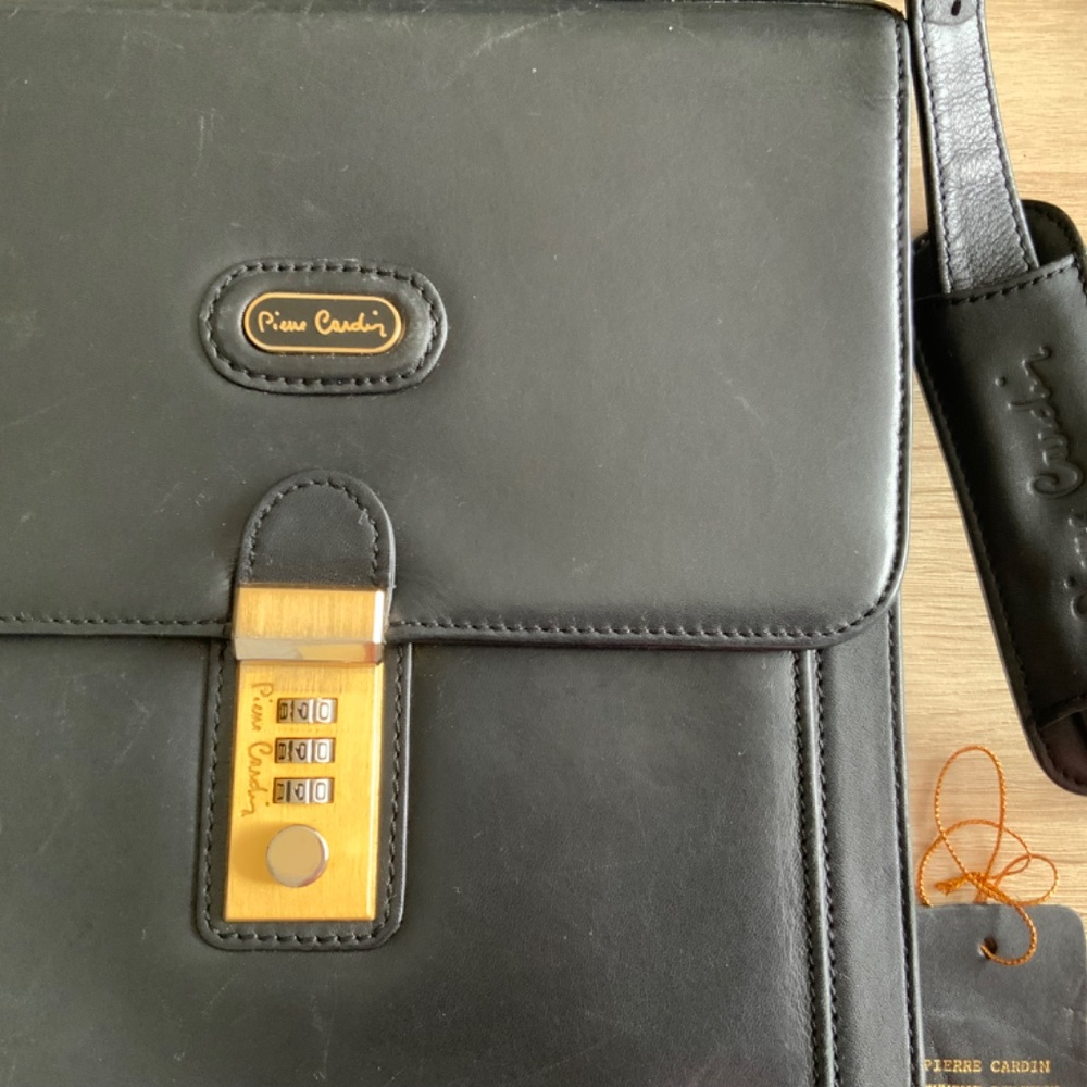 Vintage Pierre Cardin Genuine Leather Hand Made Bag - Picture 2 of 15